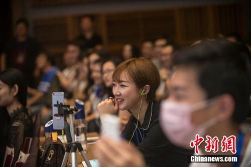 网络直播新规明起实施：主播不能“任性” 弹幕要文明